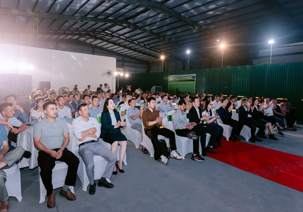 Khán giả tại lễ ra mắt sản phẩm